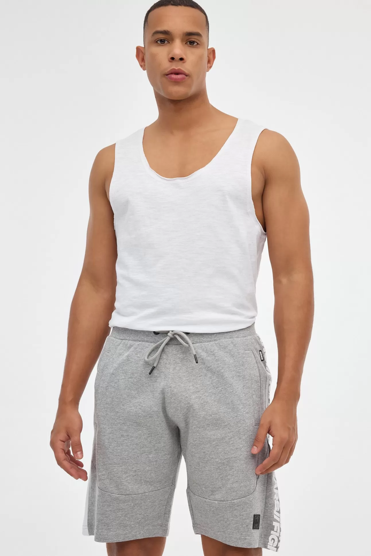 Clearance Bermuda Jogger Texto Hombre Joggers