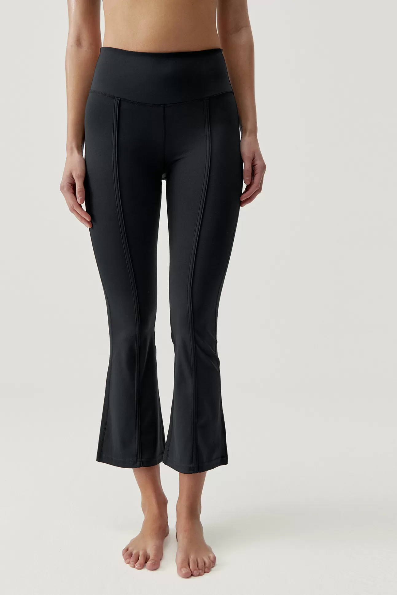 Shop Legging Jin Flare Black Mujer Leggings Y Pantalones