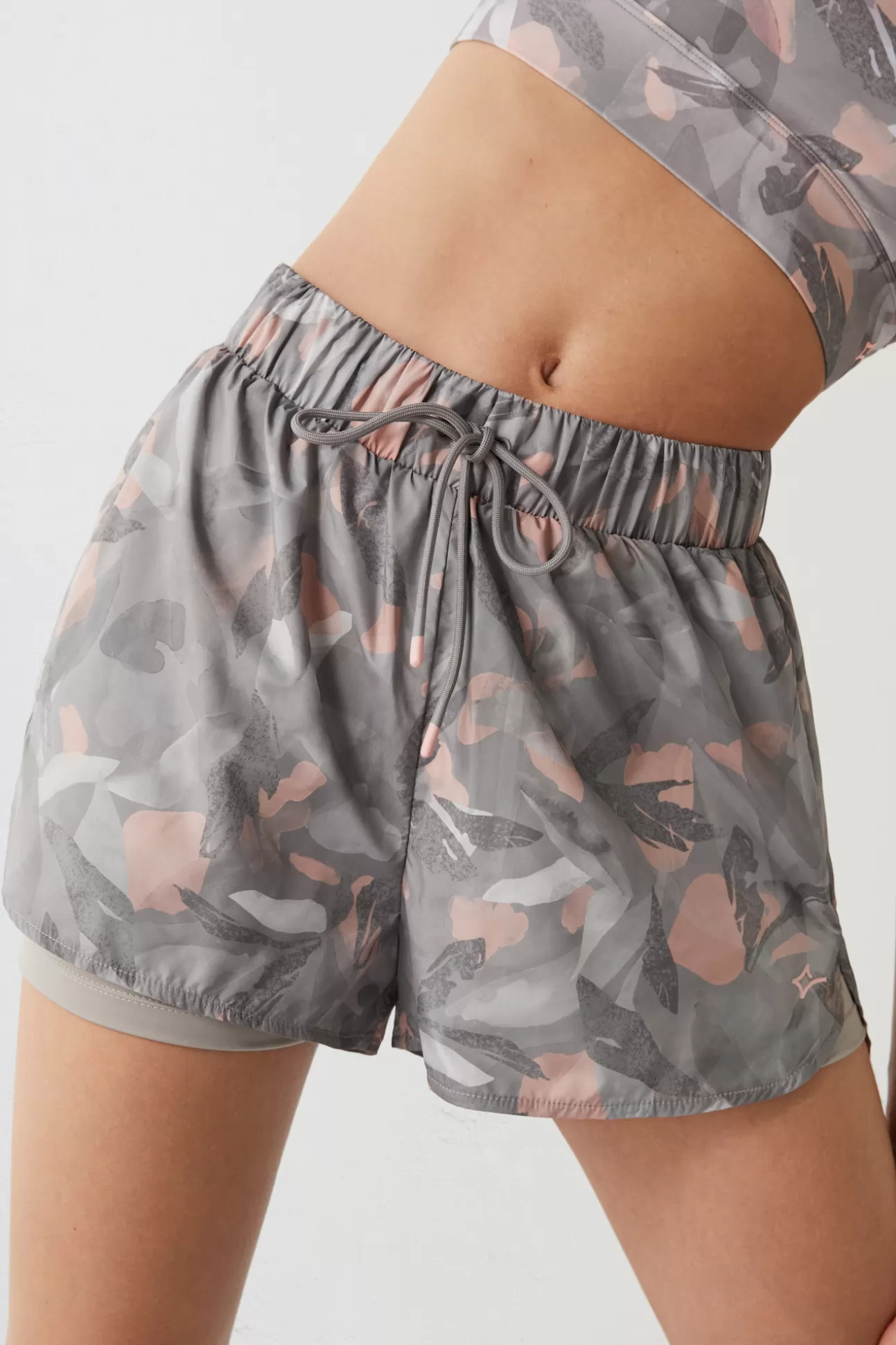 Cheap Short Tecnico Malla Interior Flores Mujer Shorts