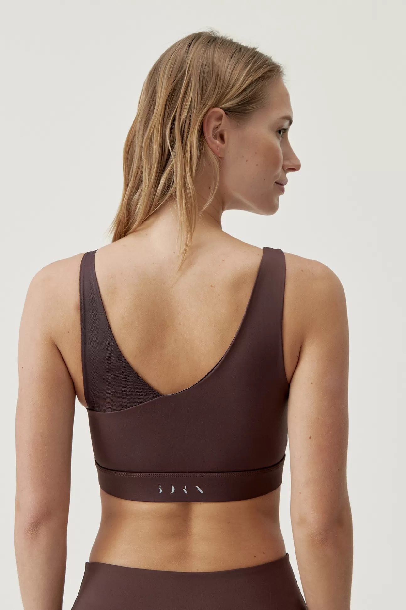 Cheap Top Jin Cacao Mujer Tops Deportivos