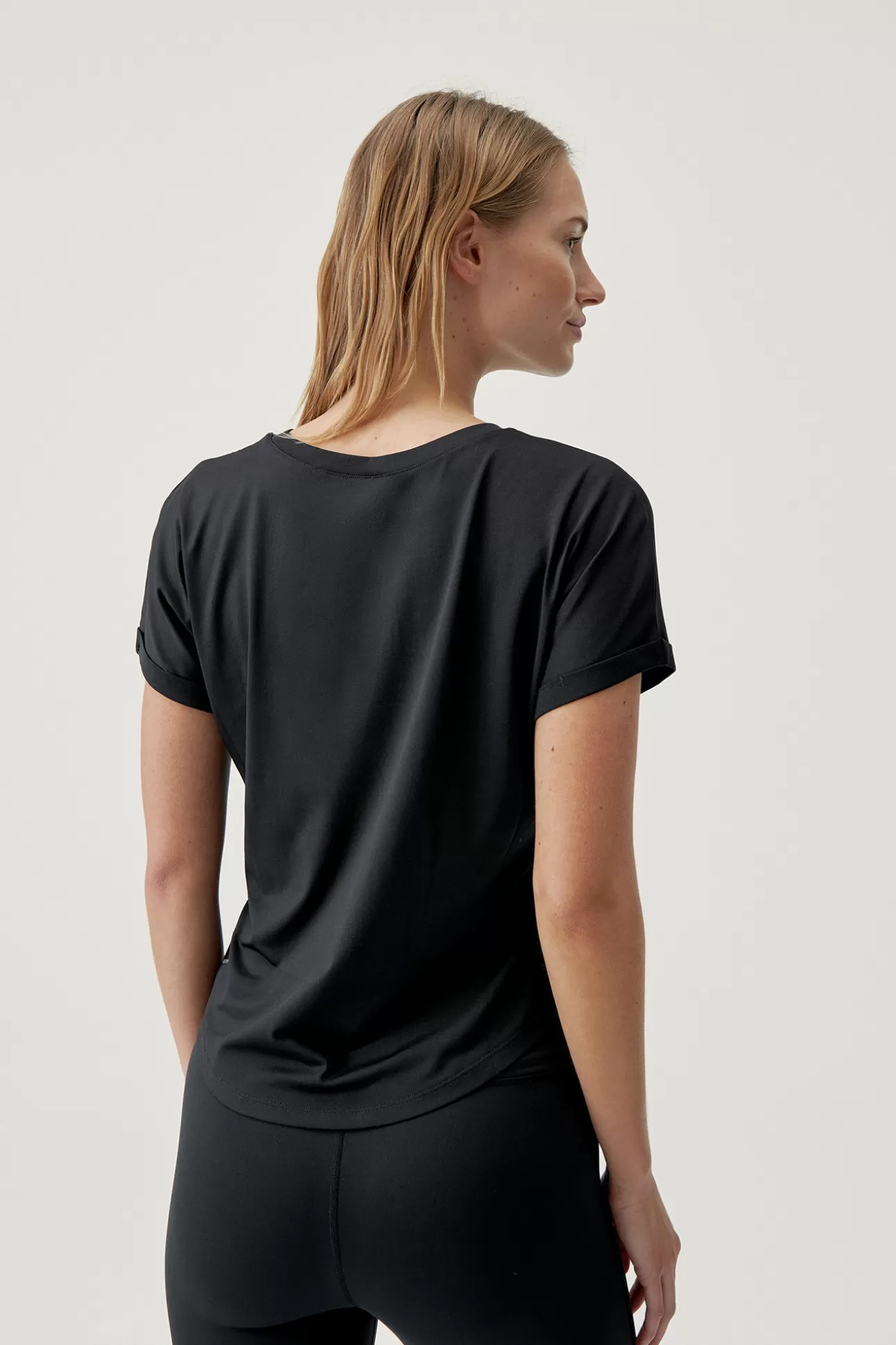 Shop T-Shirt Azami Black Mujer Camisetas